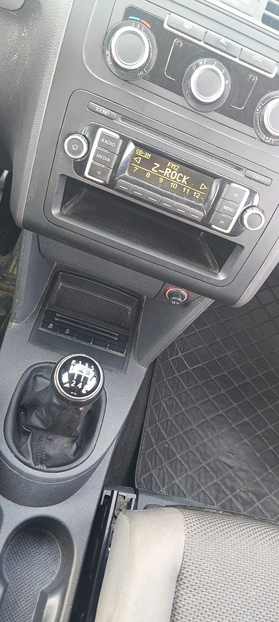 VW Touran 2.0TDi 140 6sk. | Mobile.bg � ����������� 12