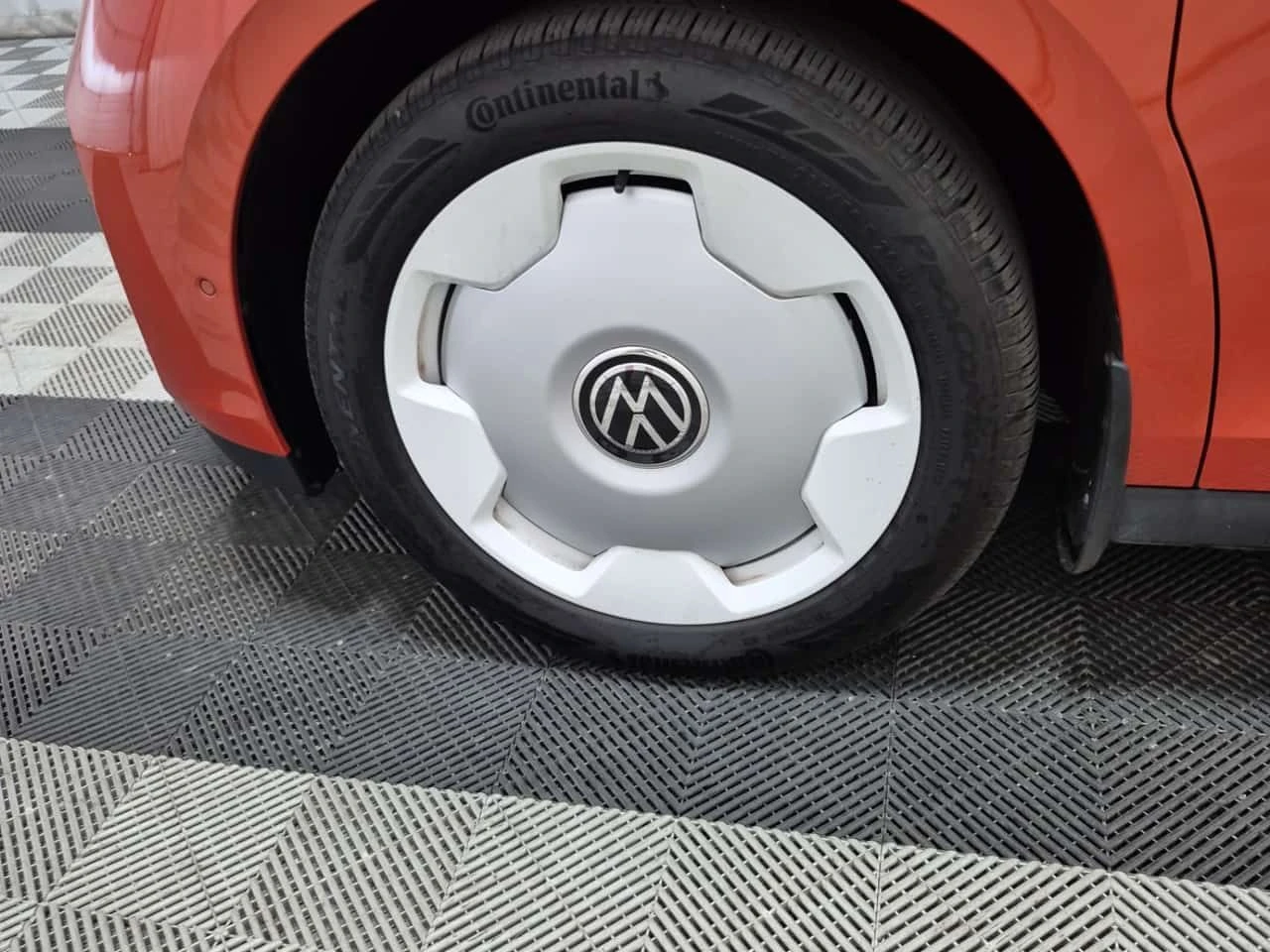 VW ID.Buzz 1ST EDITION| HUD| 360| ТЕРМОПОМПА| 2 КЛЮЧА , снимка 6 - Автомобили и джипове - 55394929