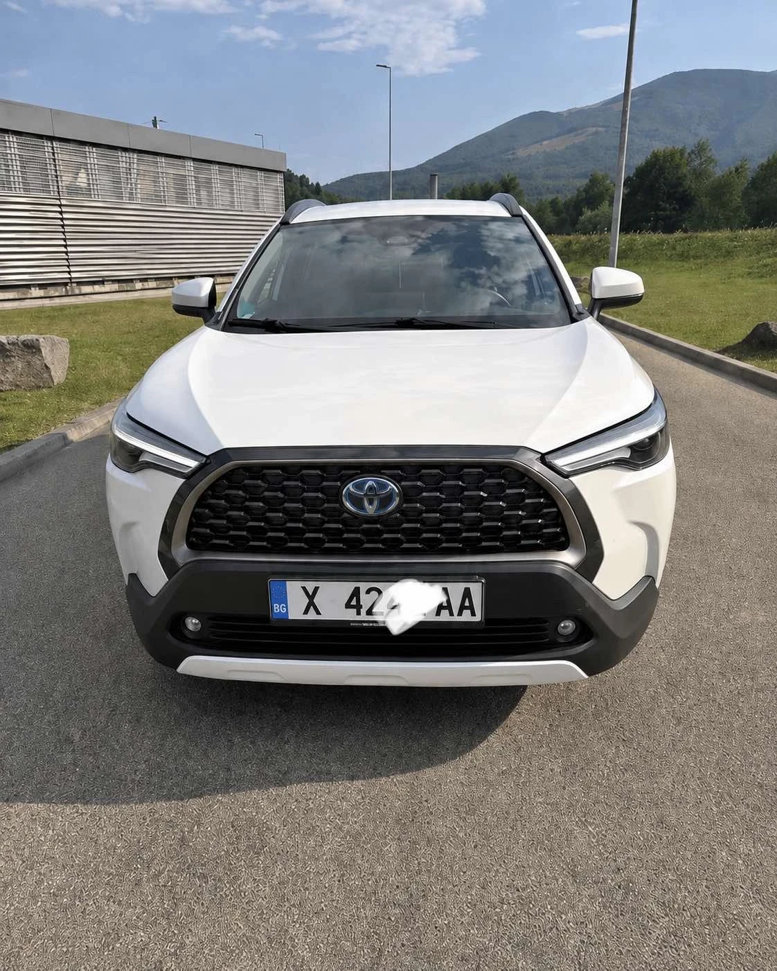 Toyota Corolla Cross 2.0HYBRID 4x4 ГАРАНЦИЯ