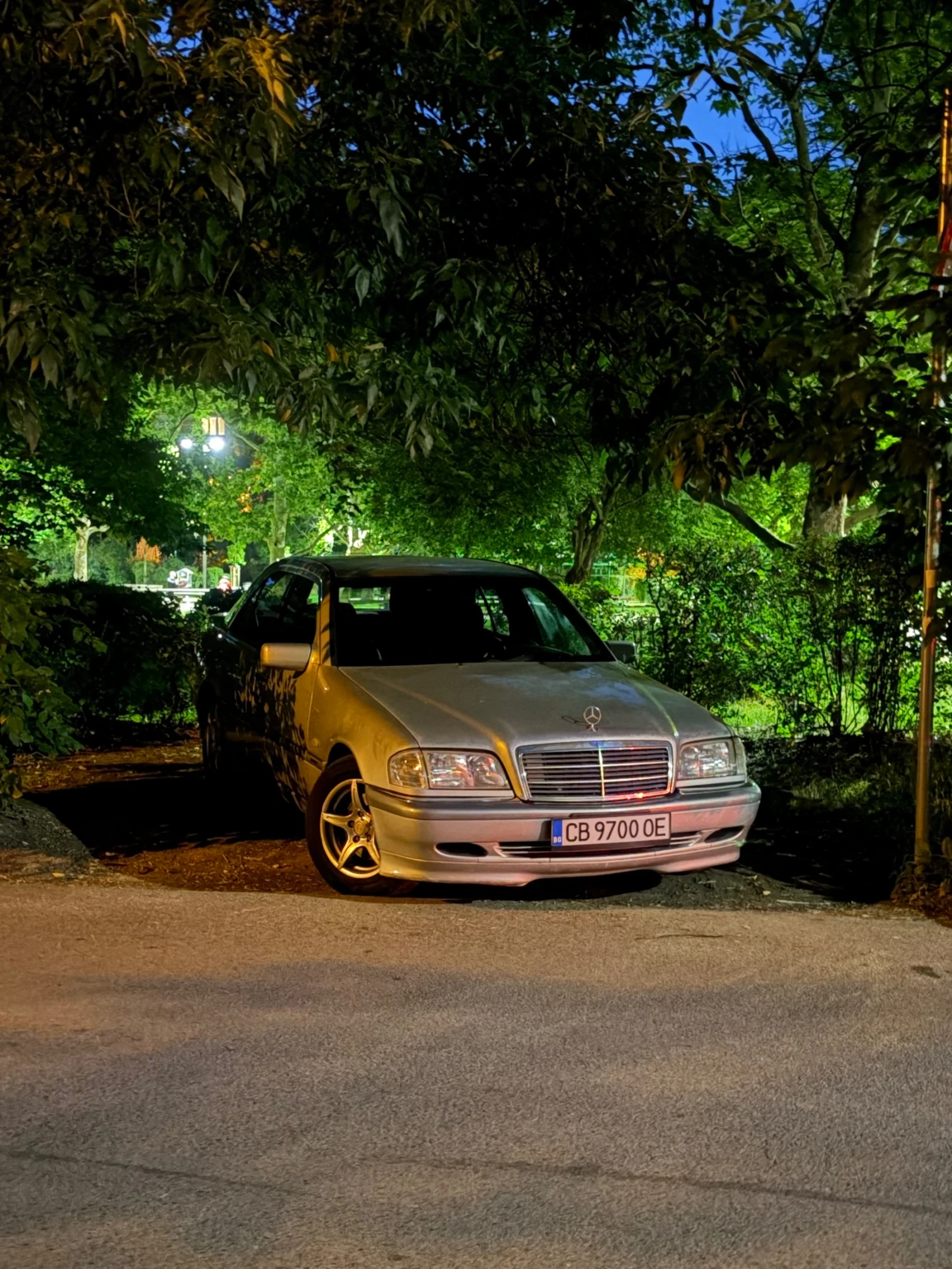 Mercedes-Benz C 200, снимка 3 - Автомобили и джипове - 55828376
