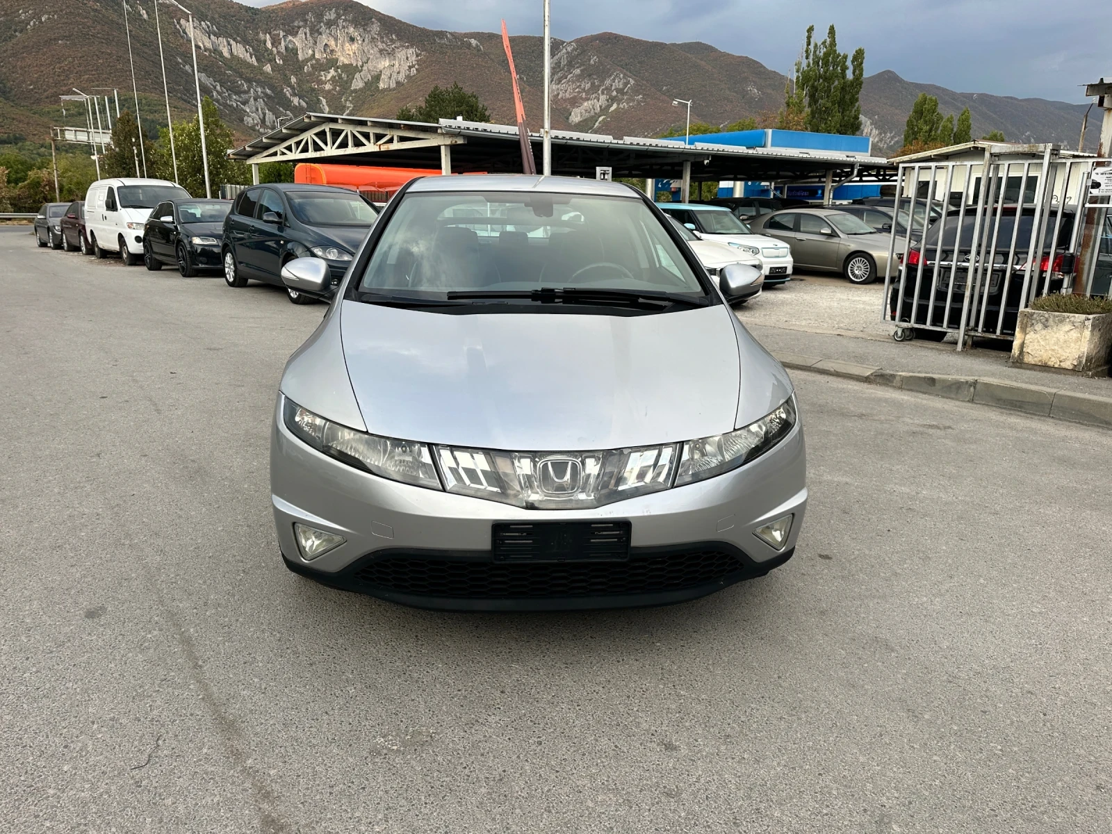 Honda Civic 1.8i - РЕАЛНИ КИЛОМЕТРИ - УНИКАТ, снимка 2 - Автомобили и джипове - 56158473