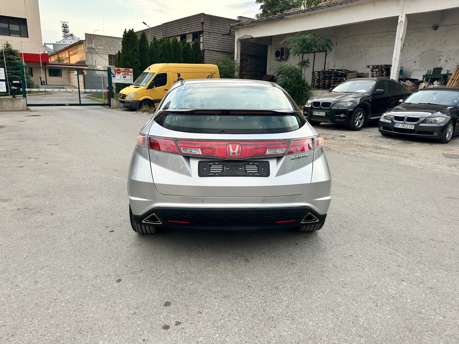 Honda Civic 1.8i - РЕАЛНИ КИЛОМЕТРИ - УНИКАТ, снимка 6 - Автомобили и джипове - 56158473