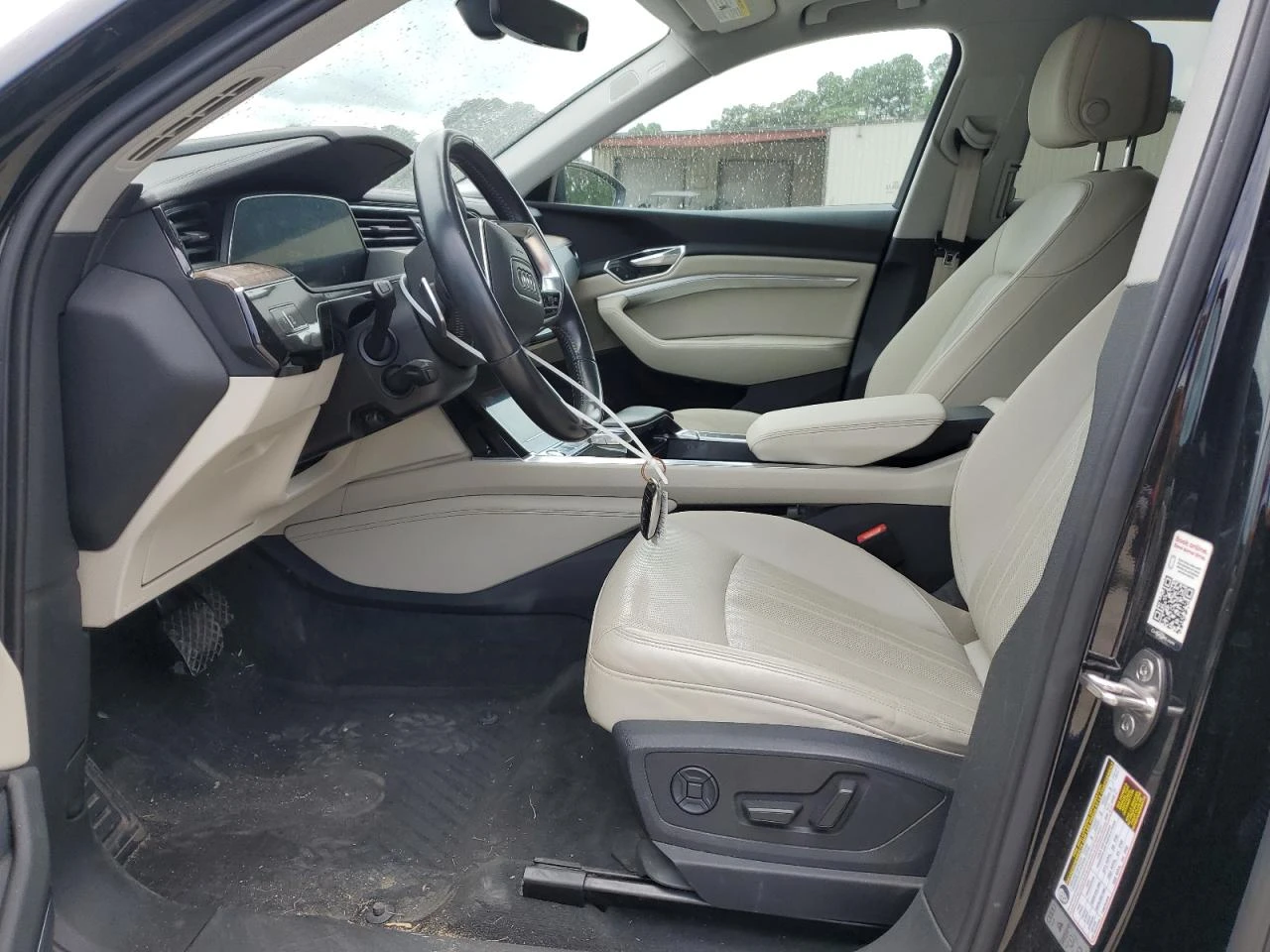 Audi E-Tron * E-TRON* PREMIUM* PLUS* , снимка 10 - Автомобили и джипове - 56422345