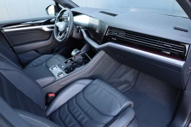 VW Touareg FACELIFT* R-LINE* IQ HD MATRIX* HEAD UP* PANO* 360, снимка 15