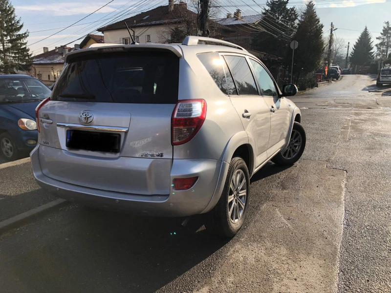 Toyota Rav4, снимка 4 - Автомобили и джипове - 47354785