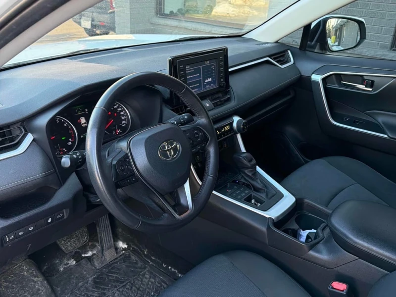Toyota Rav4 XLE  CARFAX, снимка 5 - Автомобили и джипове - 53073645