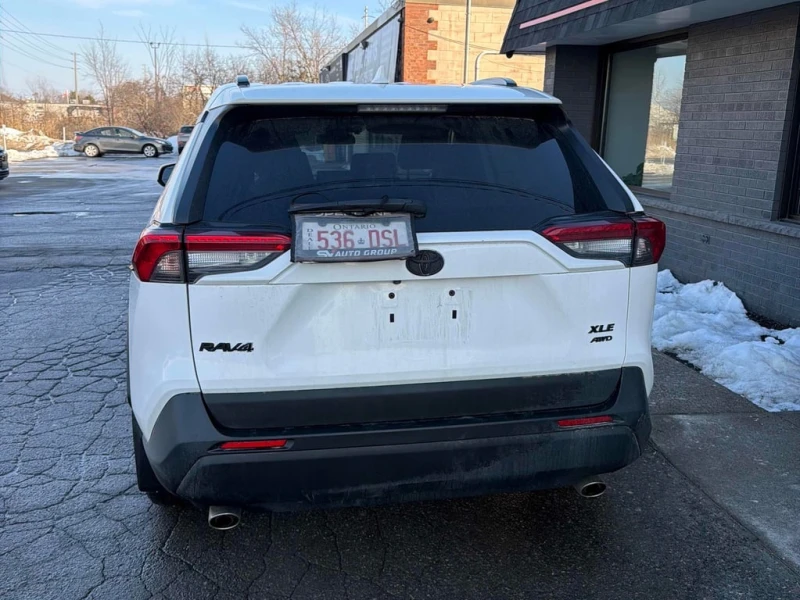 Toyota Rav4 XLE  CARFAX, снимка 4 - Автомобили и джипове - 53073645