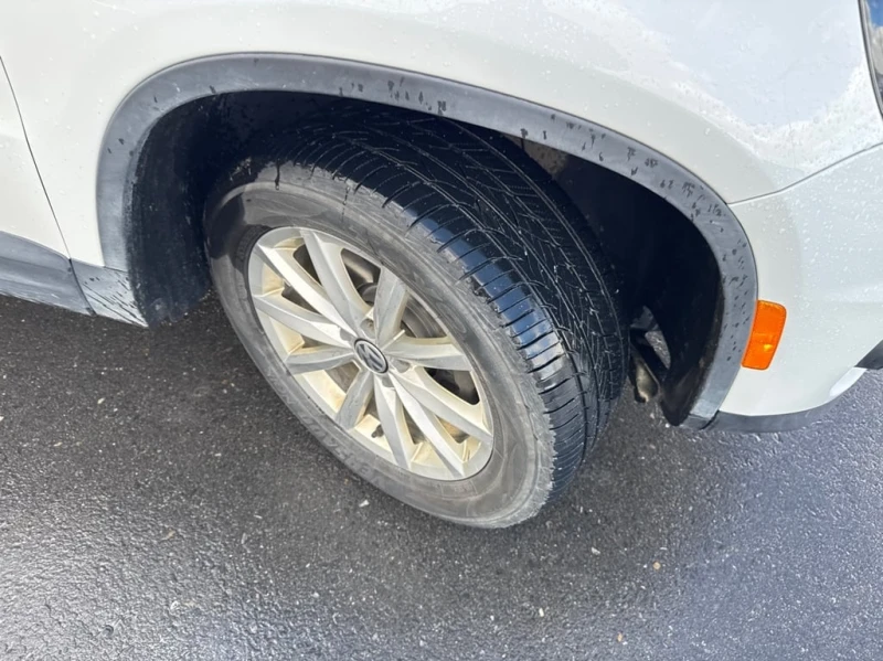 VW Tiguan * Wolfsburg Edition * CARFAX * ЦЕНА ДО БГ, снимка 6 - Автомобили и джипове - 53383937