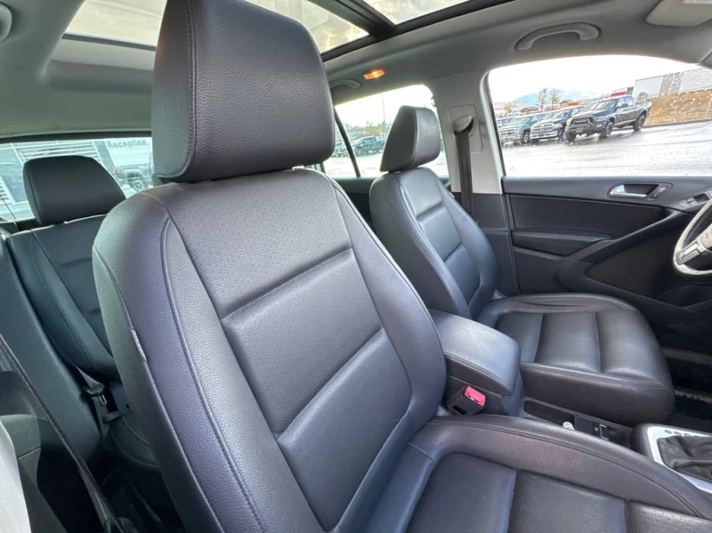 VW Tiguan * Wolfsburg Edition * CARFAX * ЦЕНА ДО БГ, снимка 11 - Автомобили и джипове - 53383937