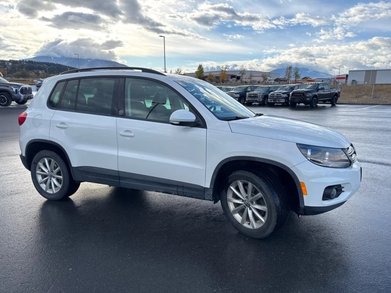 VW Tiguan * Wolfsburg Edition * CARFAX * ЦЕНА ДО БГ, снимка 3 - Автомобили и джипове - 53383937