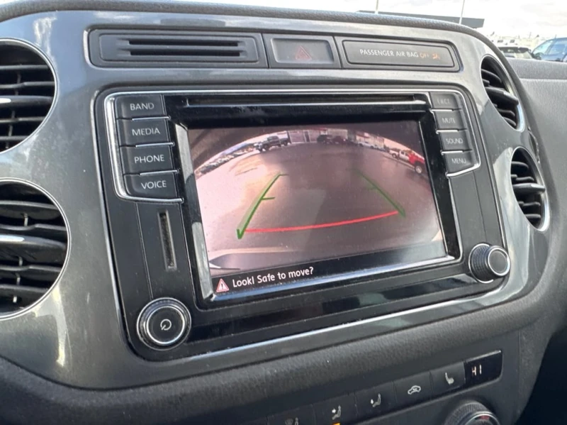 VW Tiguan * Wolfsburg Edition * CARFAX * ЦЕНА ДО БГ, снимка 15 - Автомобили и джипове - 53383937