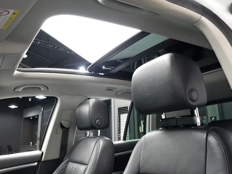 VW Tiguan 2.0 TDI, снимка 16 - Автомобили и джипове - 54302810