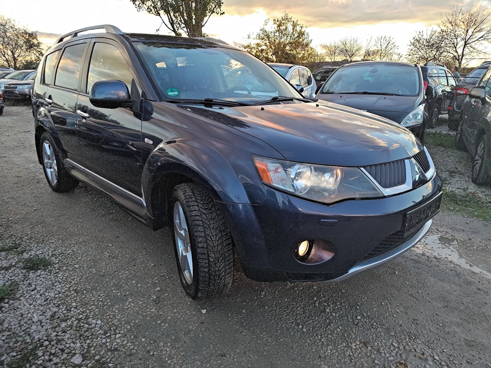 Mitsubishi Outlander 2.4i 4x4 газ  | Mobile.bg — изображение 2