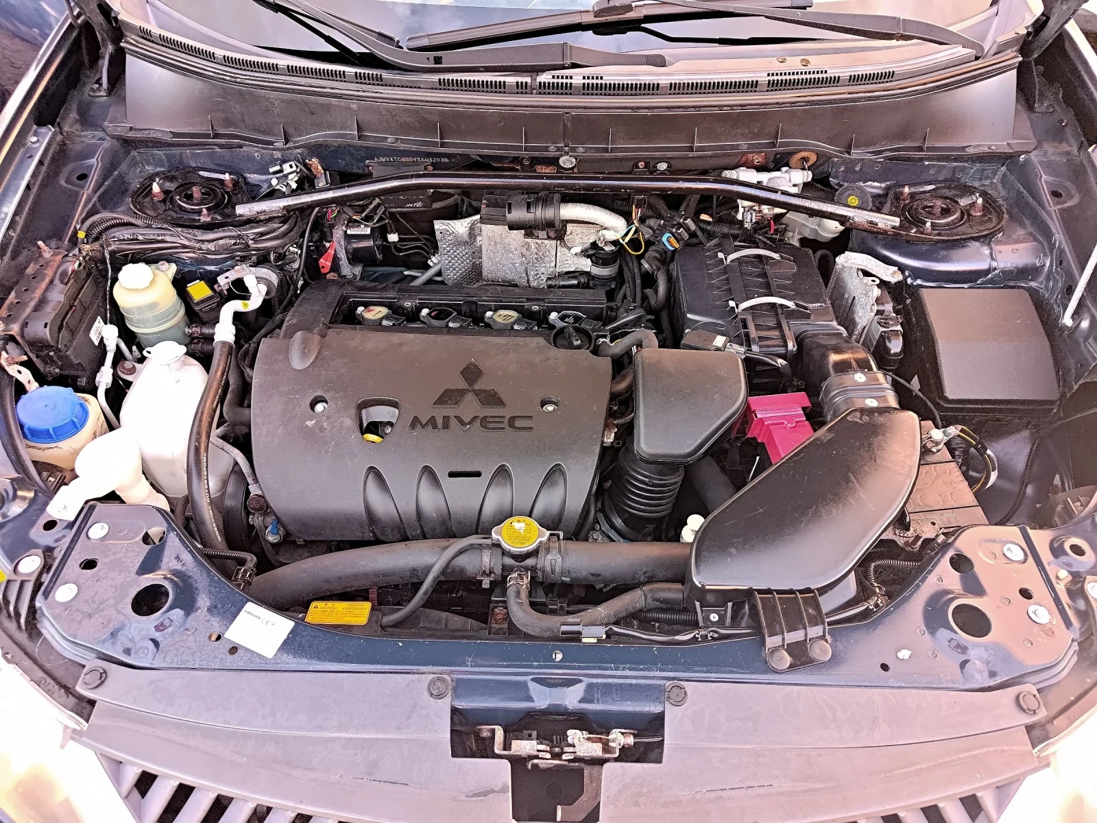 Mitsubishi Outlander 2.4i 4x4 газ  | Mobile.bg — изображение 5