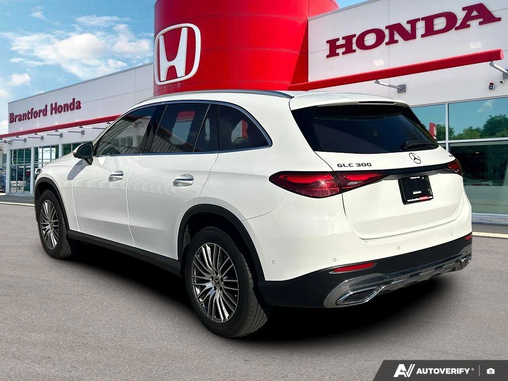 Mercedes-Benz GLC 300 4MATIC * Keyless * Heated Seats * Camera - изображение 3