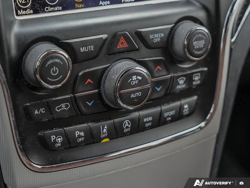 Jeep Grand cherokee Summit* Distronic* Обдухване* Пано, снимка 9 - Автомобили и джипове - 53796810