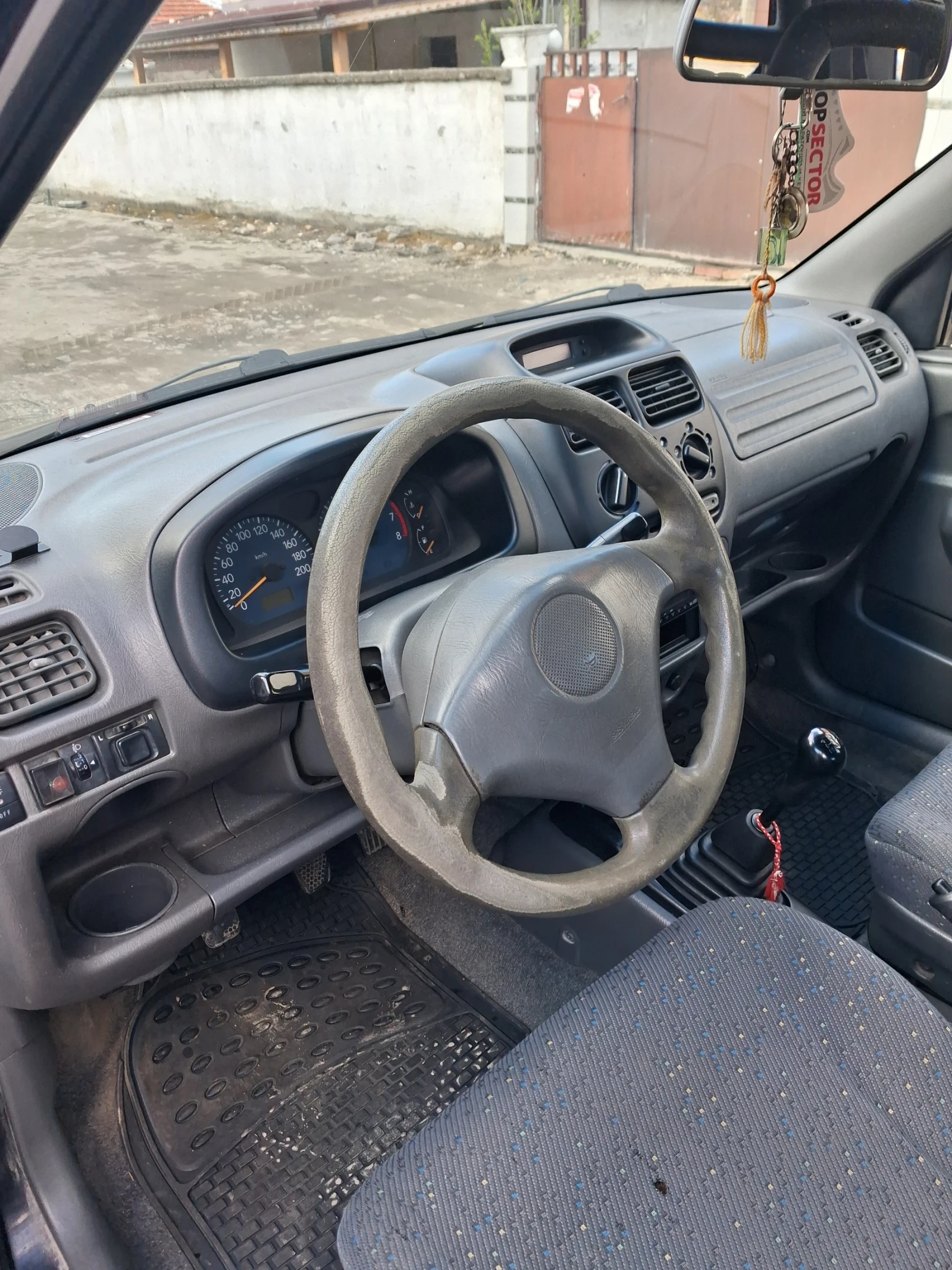 Suzuki Ignis Гас бензин, снимка 11 - Автомобили и джипове - 54100486
