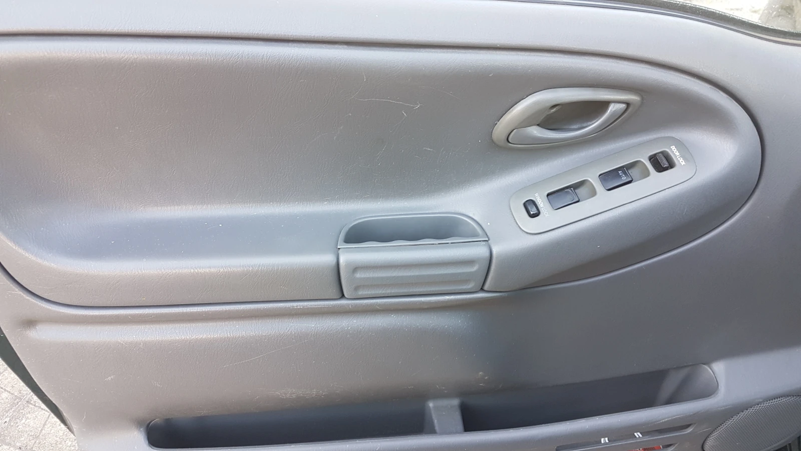 Suzuki Grand vitara 1.6i 95кс, снимка 12 - Автомобили и джипове - 54317927