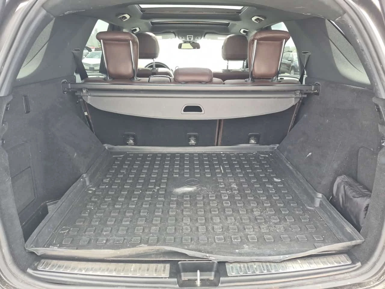 Mercedes-Benz ML 350 BLUETEC/CARFAX/ПОДГРЕВ/ПАНОРАМА/ПАМЕТ/360/, снимка 13 - Автомобили и джипове - 54753018