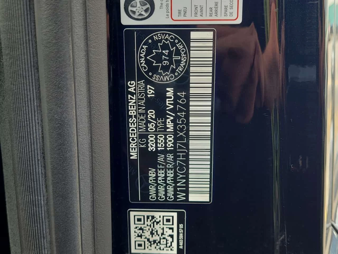 Mercedes-Benz G 63 AMG * CARFAX * ЧЕРВЕН САЛОН * 2 КЛЮЧА * ДИСТРОНИК * , снимка 16 - Автомобили и джипове - 55259900