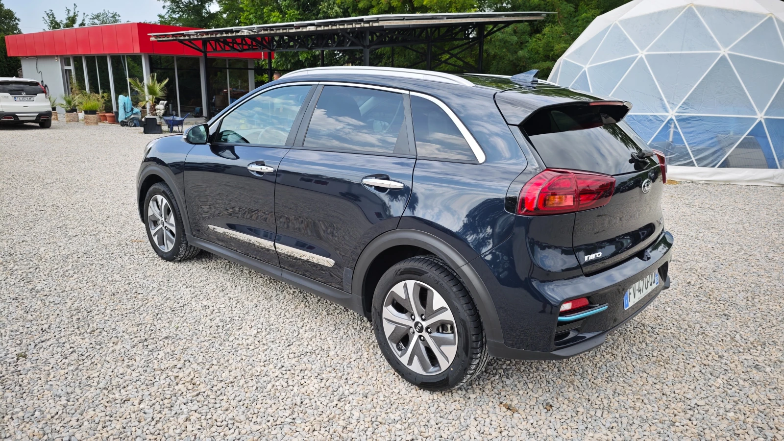 Kia Niro НАЛИЧНА РУСЕ/ТОП/БАТЕРИЯ100SOH/PREMIUM ELECTRIC , снимка 8 - Автомобили и джипове - 55466121