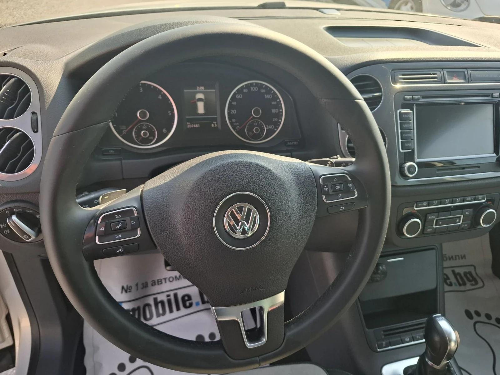 VW Tiguan 2, 0TDI-140ps, Navi, Automat, Higline, 4x4, снимка 12 - Автомобили и джипове - 55702031