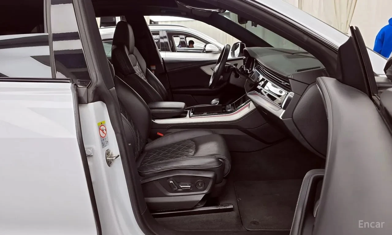 Audi Q8 * 55 TFSI Quattro Premium * КРАЙНА ЦЕНА ДО БГ, снимка 11 - Автомобили и джипове - 55843021