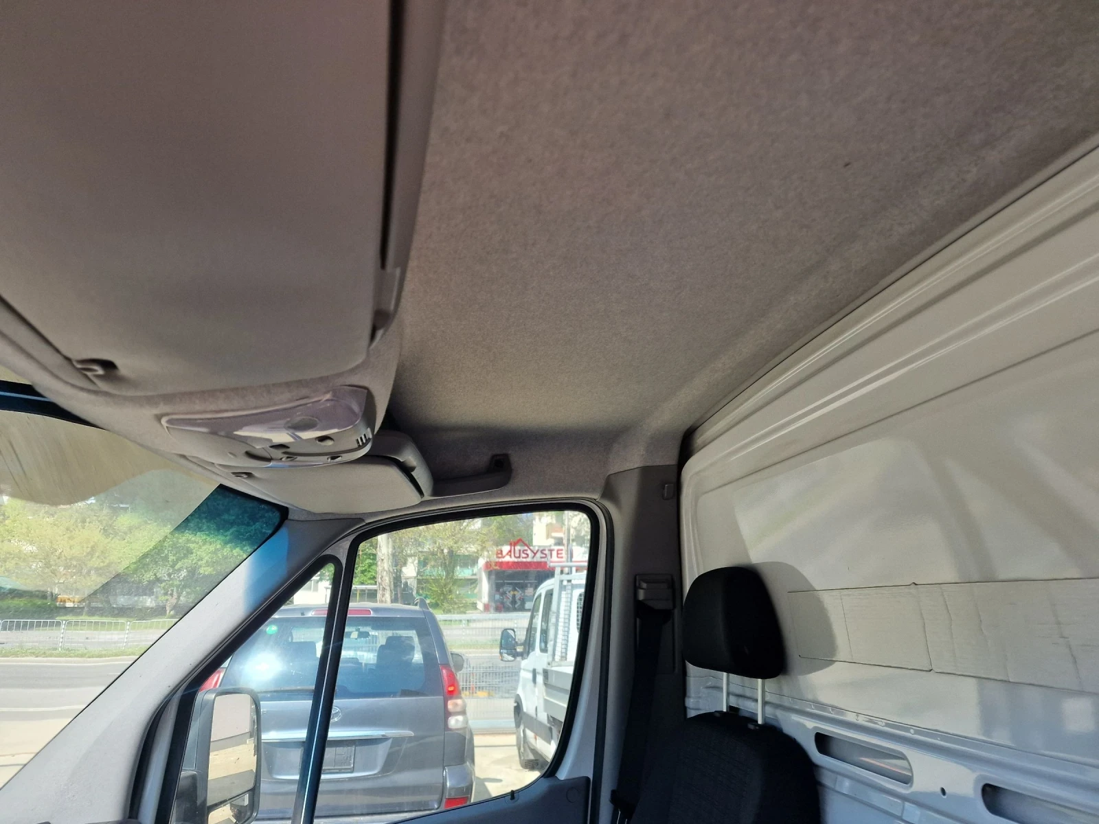 Mercedes-Benz Sprinter 319 3.0 л 4.30м швейцарски, снимка 16 - Бусове и автобуси - 54429233