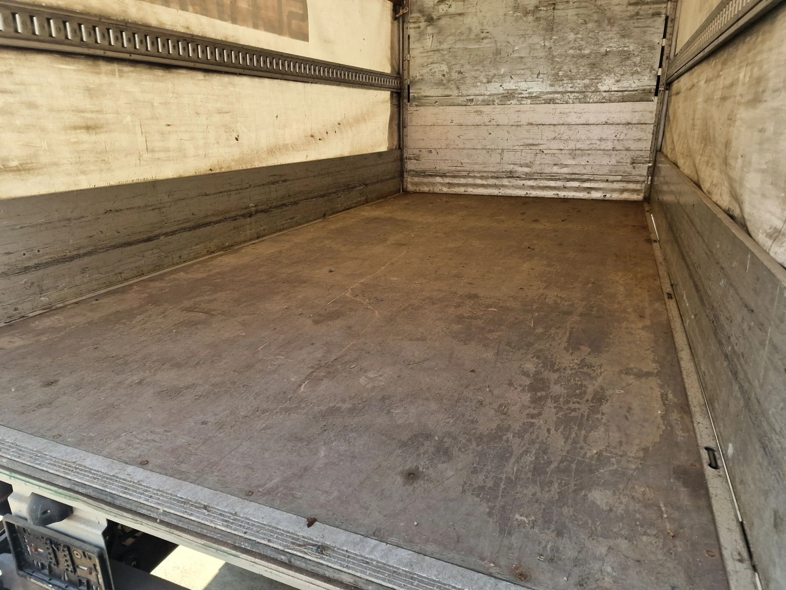 Mercedes-Benz Sprinter 319 3.0 л 4.30м швейцарски, снимка 8 - Бусове и автобуси - 54429233