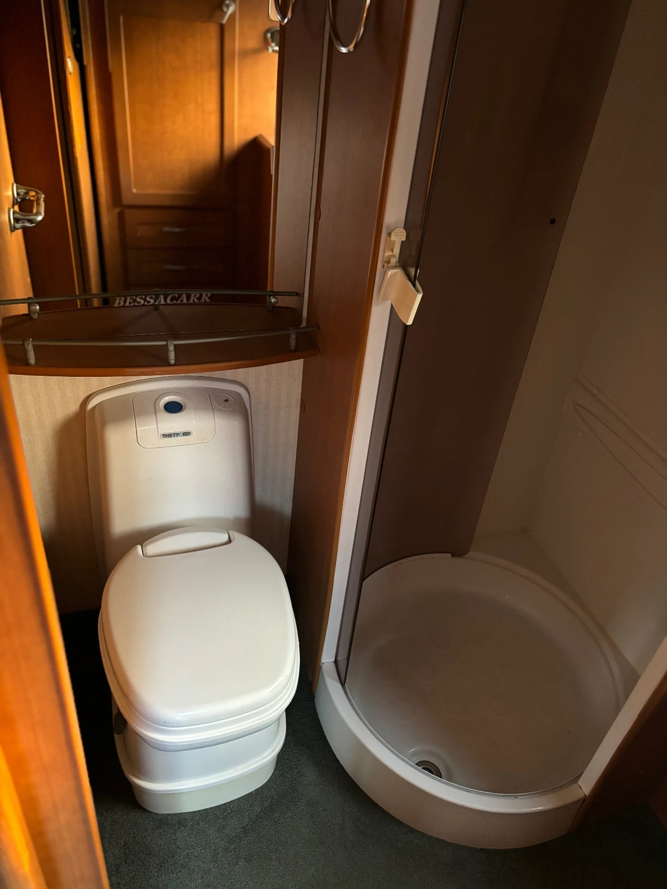 Каравана Swift Bessacarr 525 sl, снимка 10 - Каравани и кемпери - 54859925