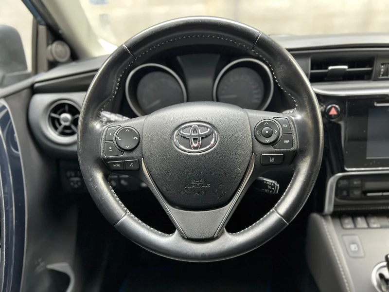 Toyota Auris с Гаранция/1.8 Hybrid/Keyless/Lane & park assist/, снимка 9 - Автомобили и джипове - 47778149