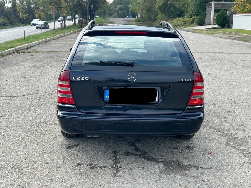 Mercedes-Benz C 220, снимка 4 - Автомобили и джипове - 48477671