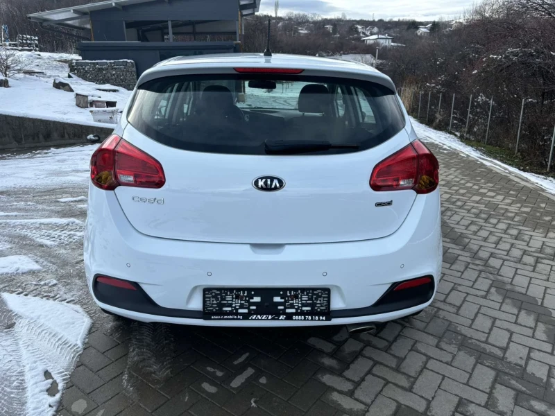 Kia Ceed 1.6CRDI, снимка 6 - Автомобили и джипове - 48538613