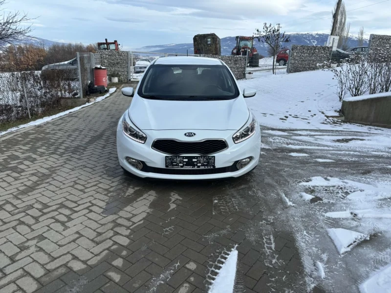 Kia Ceed 1.6CRDI, снимка 4 - Автомобили и джипове - 48538613