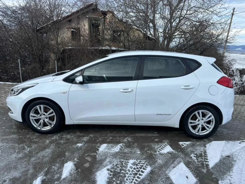 Kia Ceed 1.6CRDI, снимка 14 - Автомобили и джипове - 48538613