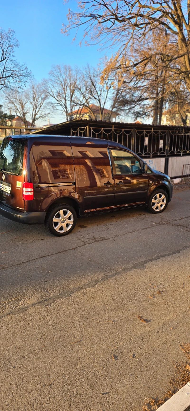 VW Caddy, снимка 10 - Автомобили и джипове - 48654346