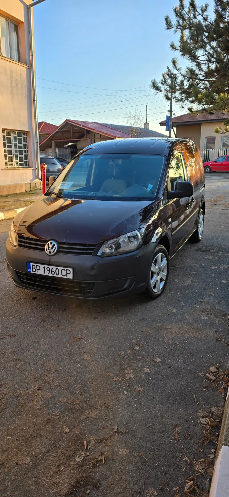 VW Caddy, снимка 8 - Автомобили и джипове - 48654346