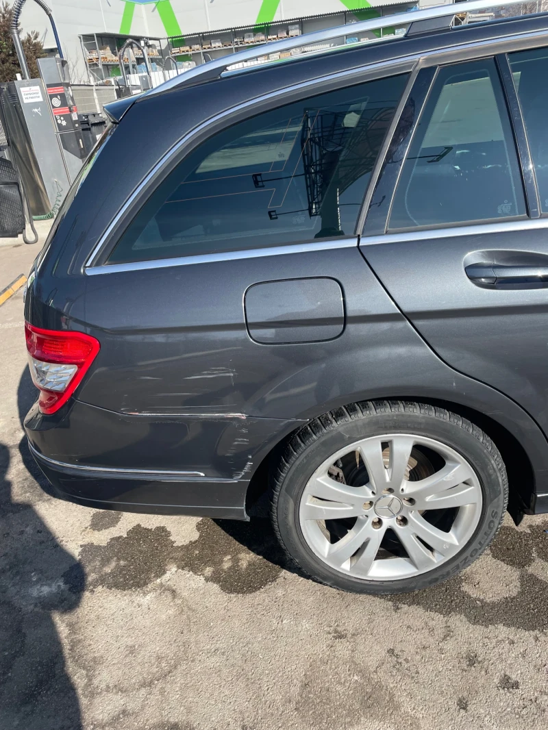 Mercedes-Benz C 220, снимка 4 - Автомобили и джипове - 49059275