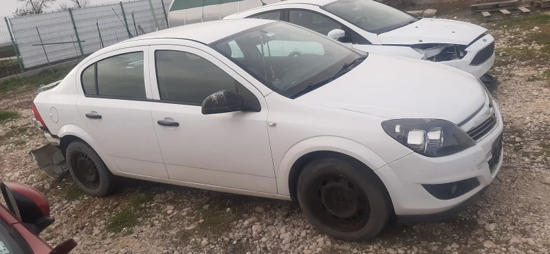 Opel Astra 1.6i, снимка 2 - Автомобили и джипове - 49623777