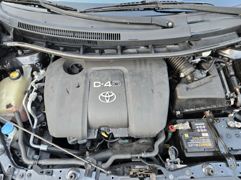 Toyota Auris 1.4D4d-90kc= 119.000km= FACELIFT= КЛИМАТРОНИК, снимка 17 - Автомобили и джипове - 52148445