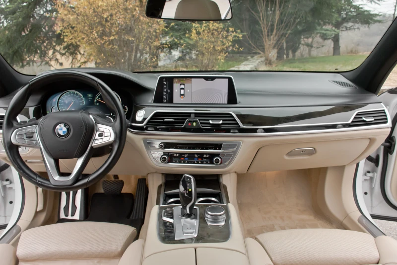 BMW 750 Long * X-Drive* M-пакет, снимка 10 - Автомобили и джипове - 52328487
