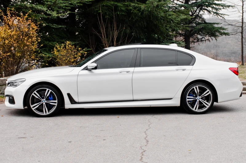 BMW 750 Long * X-Drive* M-пакет, снимка 4 - Автомобили и джипове - 52328487
