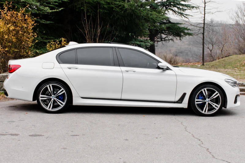 BMW 750 Long * X-Drive* M-пакет, снимка 8 - Автомобили и джипове - 52328487