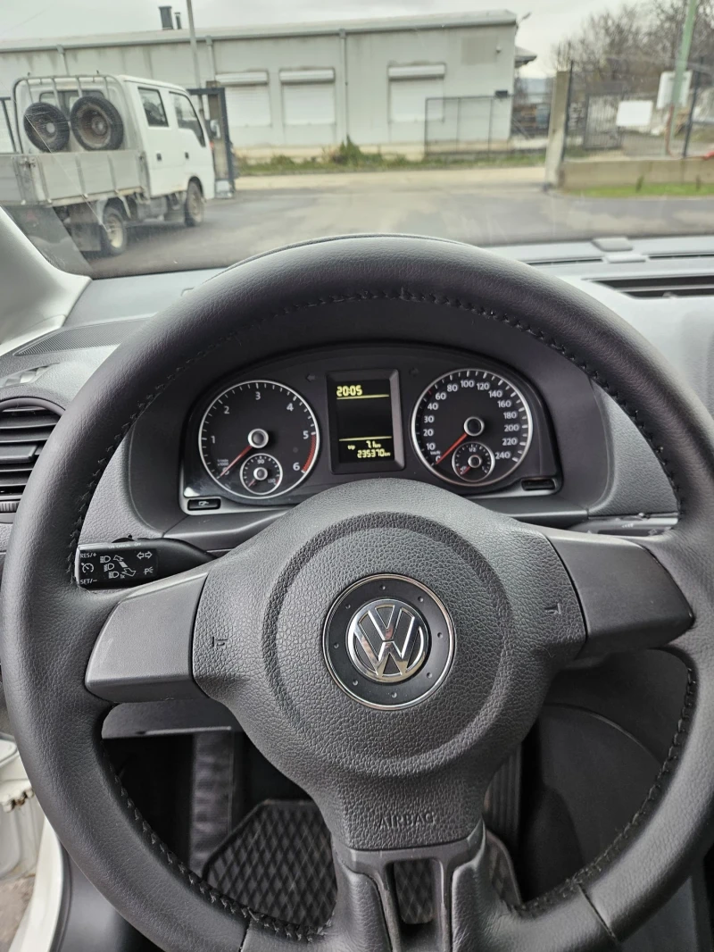 VW Caddy, снимка 7 - Автомобили и джипове - 52690039