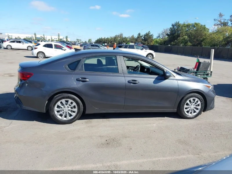 Kia Forte 2.0L I-4 DOHC, VVT, 147HP Front Wheel Drive, снимка 5 - Автомобили и джипове - 52712998