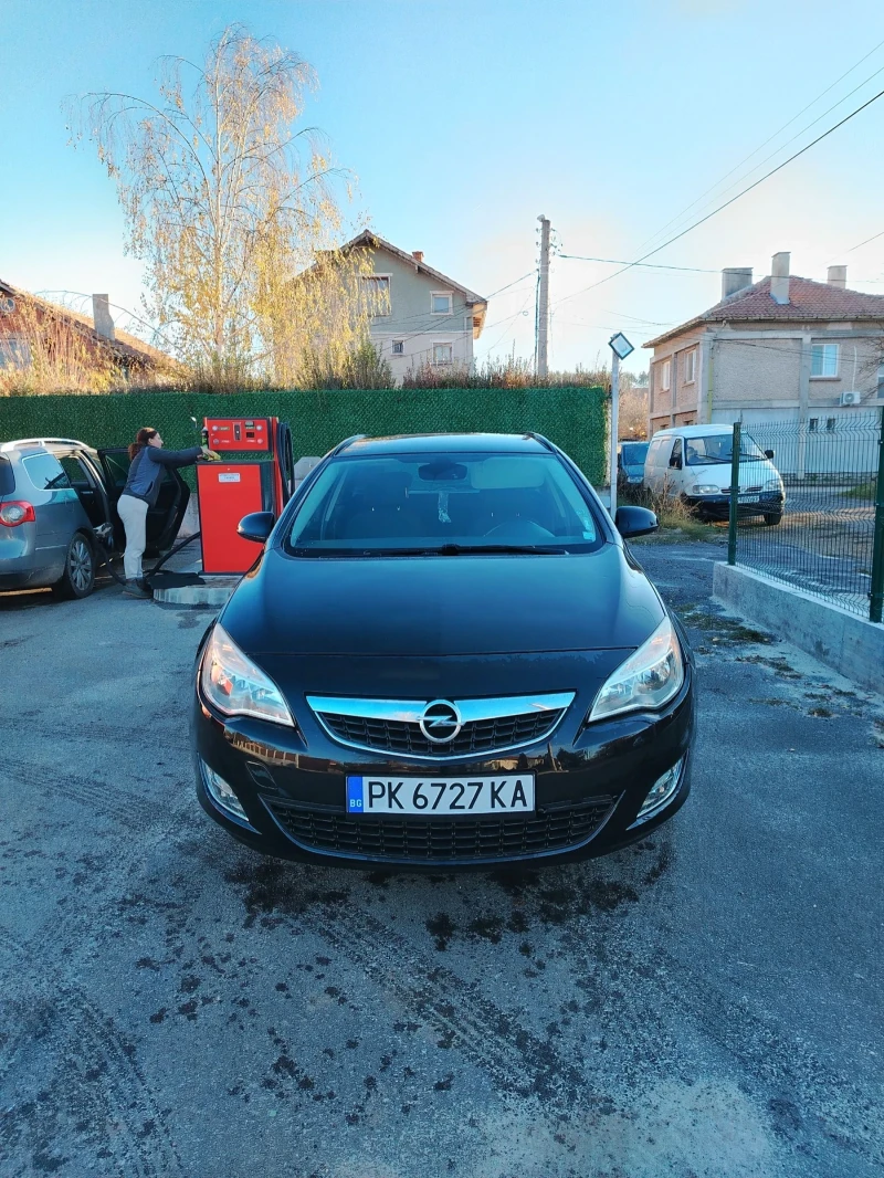 Opel Astra 1.3 CDTI, снимка 2 - Автомобили и джипове - 53247572