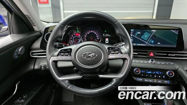 Hyundai Elantra, снимка 13 - Автомобили и джипове - 56082354