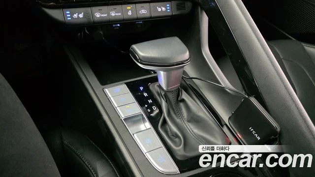 Hyundai Elantra, снимка 9 - Автомобили и джипове - 56082354