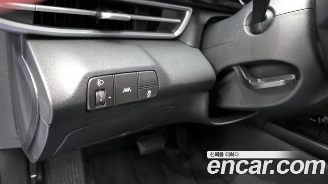 Hyundai Elantra, снимка 15 - Автомобили и джипове - 56082354
