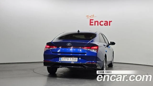 Hyundai Elantra, снимка 4 - Автомобили и джипове - 56082354